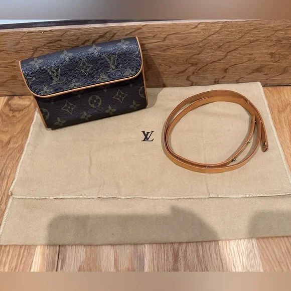 Louis Vuitton Brown and Tan Crossbody Bag - Picture 3 of 16